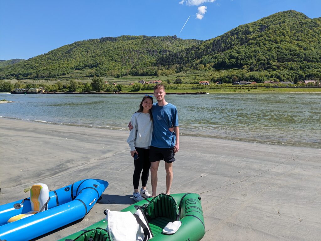 a young couple doing the wachau valley kayak tour